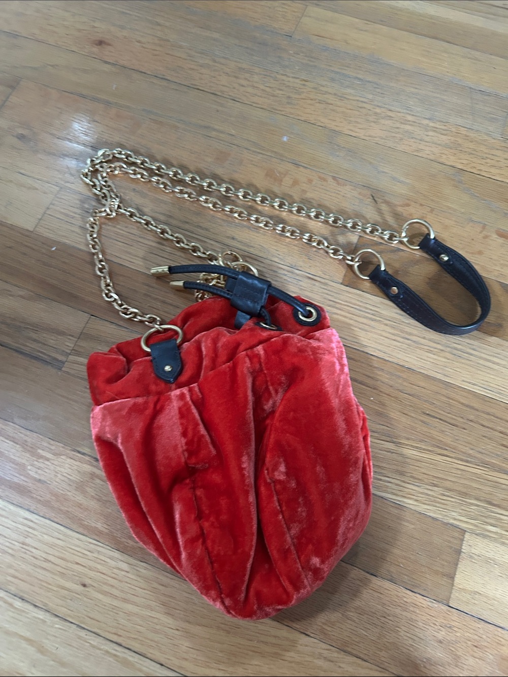 Red Velvet Drawstring Chain Shoulder Bag - juicy couture